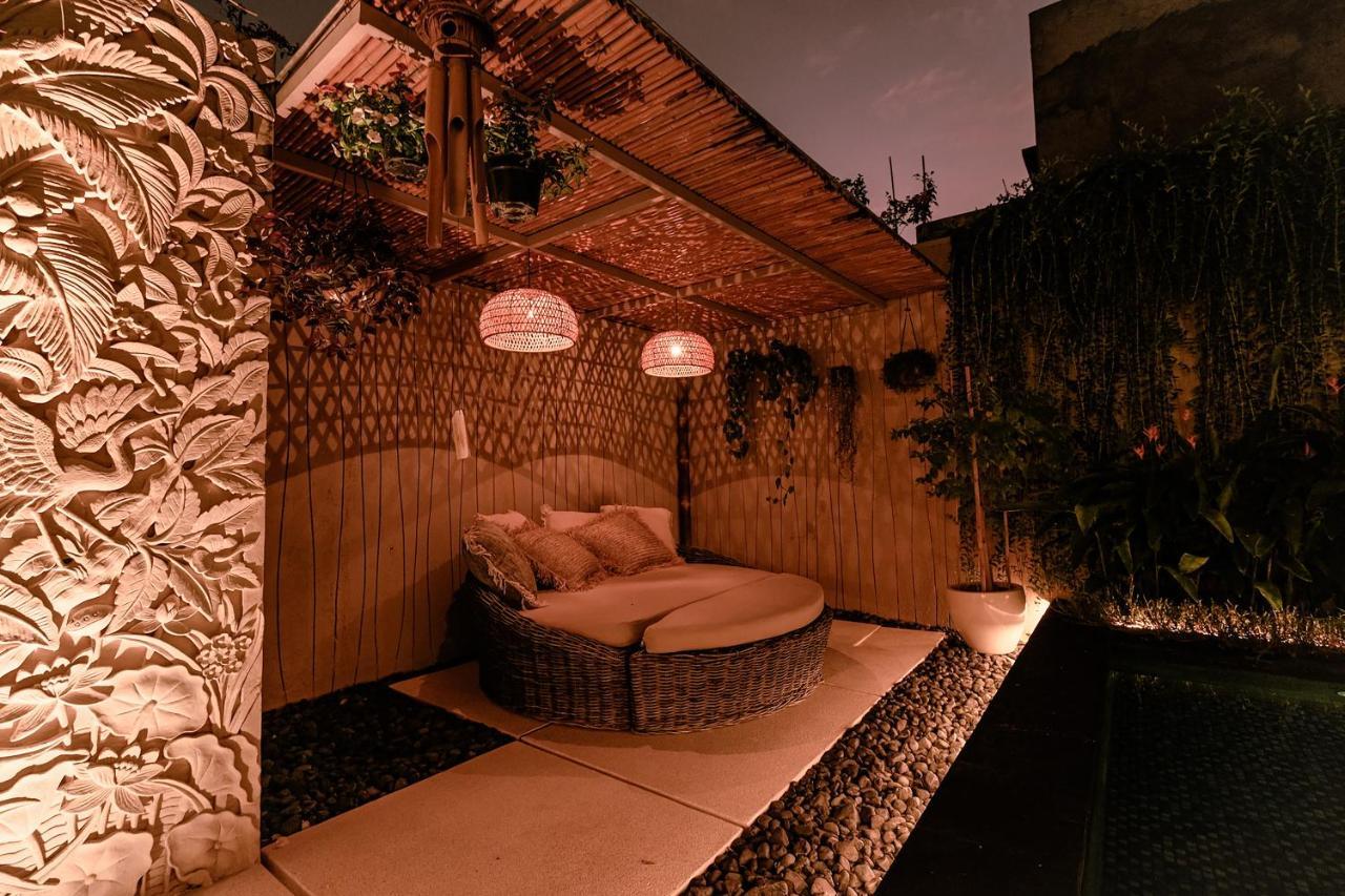 Sunset Palms Beach Villa Jimbaran Dış mekan fotoğraf